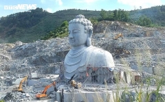 Độc đáo tượng Phật khổng lồ 'mọc' lên giữa núi đá ở Đà Nẵng